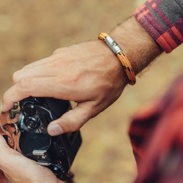 Man wearing sunset bracelet from Boing