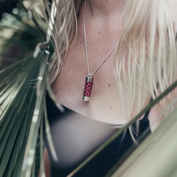Feminine unisex Rope pendant necklace