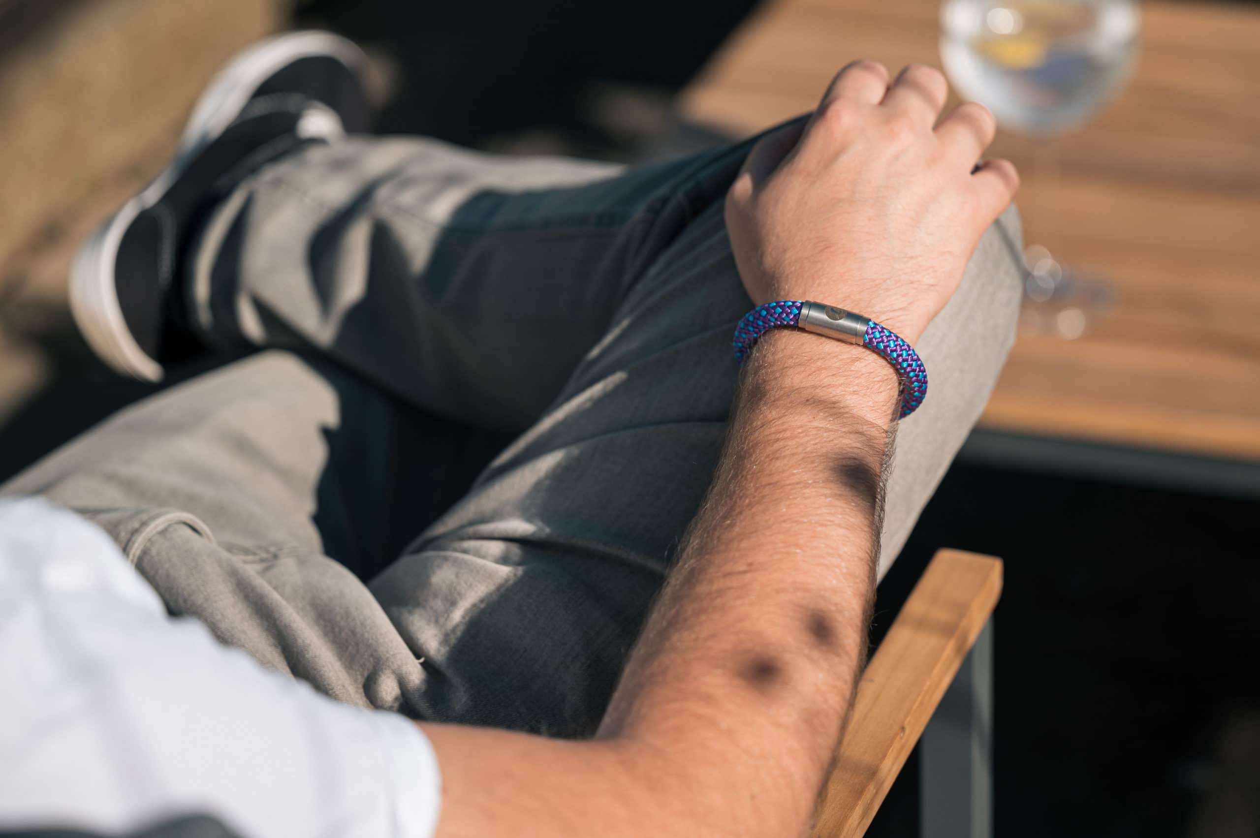 Man wearing casual rope bracelet